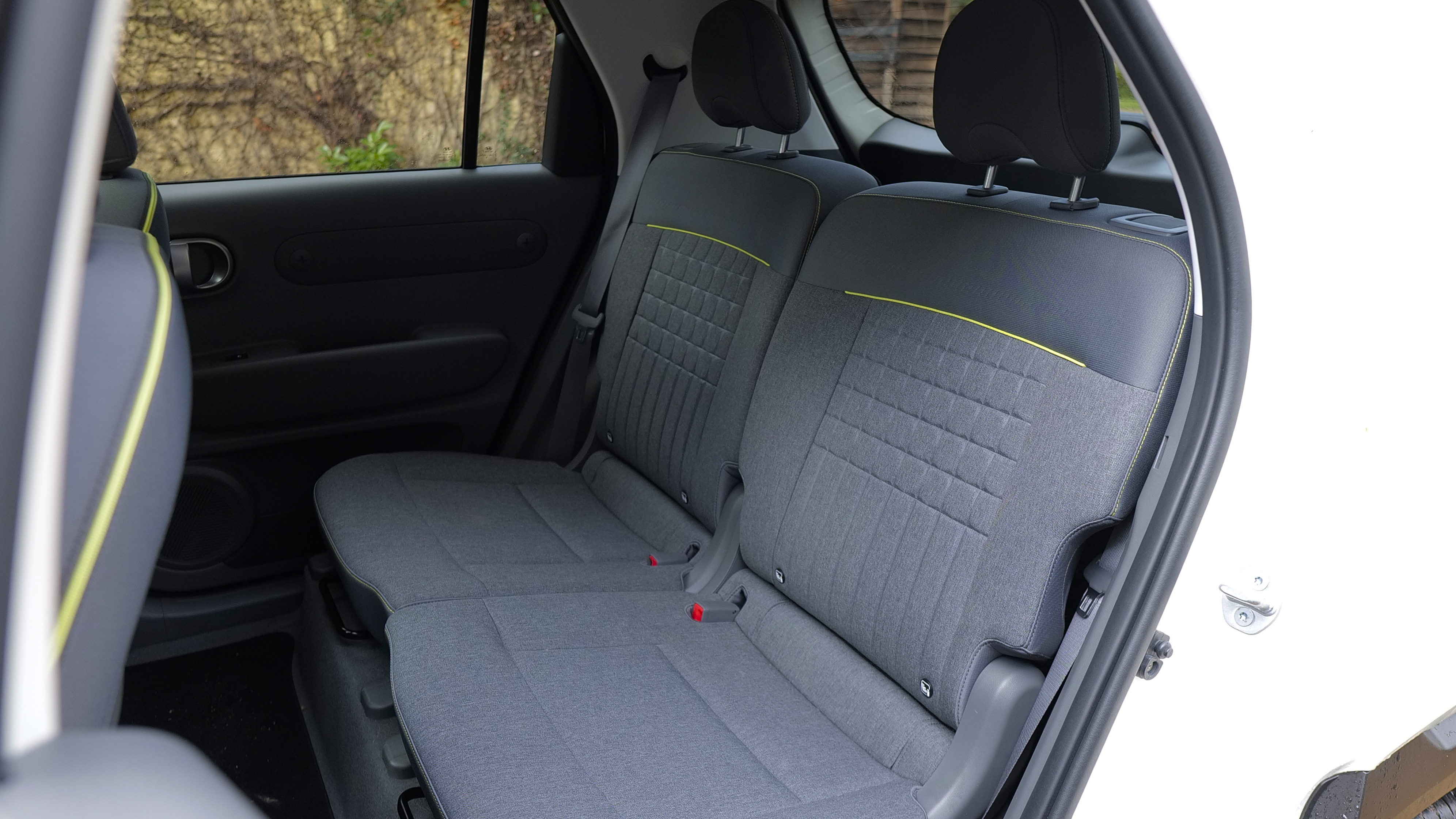 HYUNDAI INSTER ELECTRIC HATCHBACK 85kW Cross 49kWh 5dr Auto